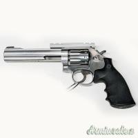 Smith & Wesson 617-6