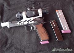 Tanfoglio Custom con ottica