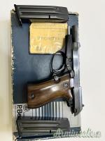 Beretta 81 .32 ACP  |  7.65x17mm Browning SR