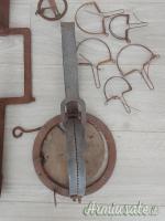 Tagliole trappole archetti per lupi, volpi, mustelidi, uccelli.