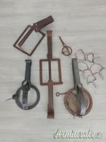 Tagliole trappole archetti per lupi, volpi, mustelidi, uccelli.