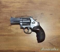 SMITH & WESSON REVOLVER MOD. 686 PLUS DELUXE 3” .357MG. INOX