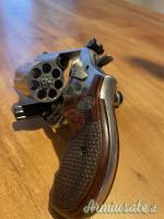 SMITH & WESSON REVOLVER MOD. 686 PLUS DELUXE 3” .357MG. INOX