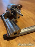 SMITH & WESSON REVOLVER MOD. 686 PLUS DELUXE 3” .357MG. INOX