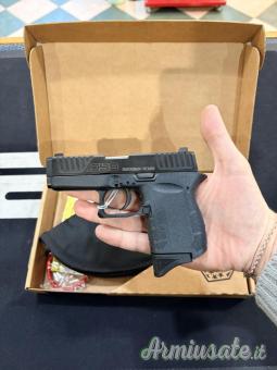DIAMONDBACK MOD. DB9 CAL. 9x19mm Parabellum (NUOVA) (VEDI LA DESCRIZIONE)