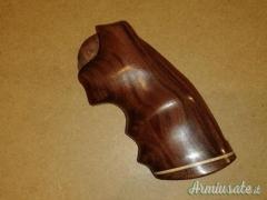 Varie coppie non identificate