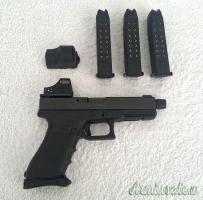 Glock 17 Gen. 4 FTO Cal. 9X21, con 3 caricatori da 17 colpi