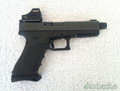 Glock 17 Gen. 4 FTO Cal. 9X21, con 3 caricatori da 17 colpi
