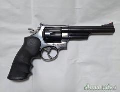 Smith & Wesson 29-5 .44 Remington Magnum