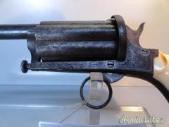 Antico revolver cal. 9 m/m a spillo