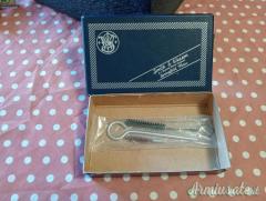 Vendo scatola originale Smith Wesson mod 37 in ottime condizioni completa di scovolini originali
