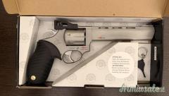 Taurus | Forjas Tracker 22 .22 LR Long Rifle