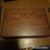 Scatola in legno massello con chiave