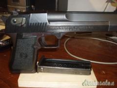 DESERT EAGLE .44 Remington Magnum