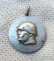 Rara medaglia commemorativa su “BENITO MUSSOLINI” primi di maggio 1945 in Argento 800