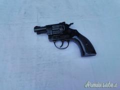 REVOLVER. A SALVE