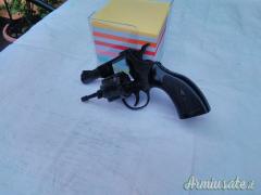 REVOLVER. A SALVE