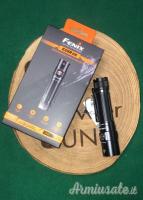 Fenix Torcia E28R V2.0 Luminus SST40 LED Flashlight (black) 1700 lumens