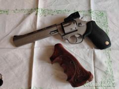 Taurus Traker .22 LR Long Rifle