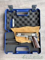 Smith & Wesson SW 1911 E .45 ACP