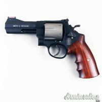 Smith & Wesson 329 PD Airlite .44 Remington Magnum