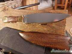 COLTELLO CON CUSTODIA A LAMA FISSA