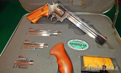 Dan Wesson 715 cal.357mag