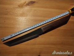 - Coltello artigianale