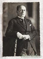Rara fotografia d’epoca fascista che ritrae Benito MUSSOLINI da giovane che posa in abito elegante