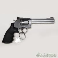 Smith & Wesson 617-6