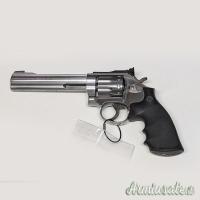 Smith & Wesson 617-6