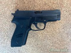 SIG-Sauer P228 9x21mm IMI