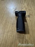 Impugnatura frontale fab defense Tal-4 x carabine m4 o simili