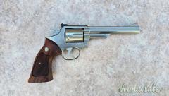 Revolver Smith e Wesson modello 66 cal 357 mag canna 6 pollici ottime condizioni