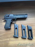 Desert Eagle Co2 Cybergun + 3 Mag