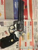 Revolver marca COLT, mod. Python Inox, cal.357 MAG