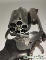 REVOLVER  SMITH & WESSON MOD. 629 ES EMERGENCY SURVIVAL TOOL KIT CAL. 44 MAGNUM.