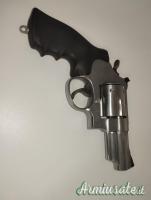 REVOLVER  SMITH & WESSON MOD. 629 ES EMERGENCY SURVIVAL TOOL KIT CAL. 44 MAGNUM.