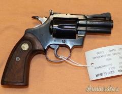 Revolver Colt Diamondback Cal. 38SP.