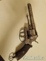 Revolver a spillo