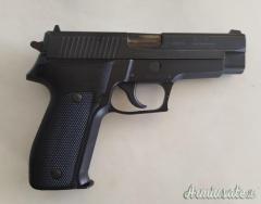 SIG-Sauer P226 9x21mm IMI