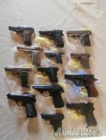 VENDO COLLEZIONE DI VECCHIE PISTOLE BERETTA BROWNING BERNARDELLI ETC
