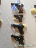 VENDO COLLEZIONE DI VECCHIE PISTOLE BERETTA BROWNING BERNARDELLI ETC