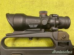 Trijicon ACOG 4×32, Model TA01, Slitta M16 / AR15
