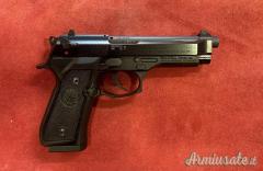 Pistola Marca Beretta Mod. 92 FS Cal. 22 L.R.