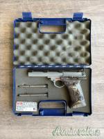 SMITH & WESSON
