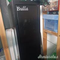Vendo armadio della ditta Bulla per due fucili. 163 cm
