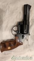 REVOLVER ALPHA PROJ mod. 3541 4″ CAL.357 Mg.