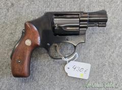 Revolver Smih & Wesson Mdo.40 Cal. 38 SPL (Usato in perfette condizioni)