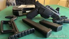 glock 17 9x21 con tanti accessori